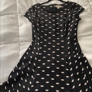 Adorable flared dress.